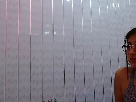 Snapshot of Emiily_Johamson chatting on 09.19.25 Emiily Johamson online show from 09.19.25