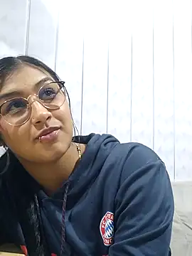 Snapshot of Emiily_Johamson chatting on 09.24.25 Emiily Johamson online show from 09.24.25