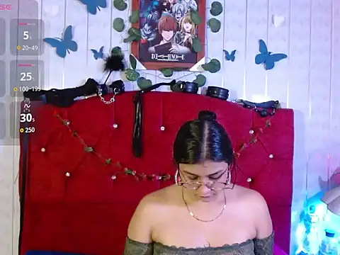 Snapshot of Emiily_Johamson chatting on 10.14.25 Emiily Johamson online show from 10.14.25