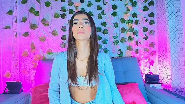 Snapshot of collet_1 chatting on 09.16.25 collet 1 online show from 09.16.25