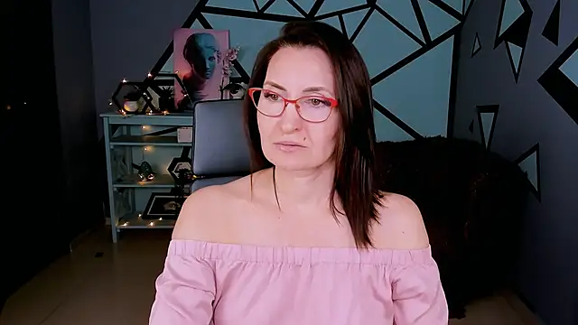 Snapshot of UnaTerra chatting on 02.01.26 UnaTerra online show from 02.01.26