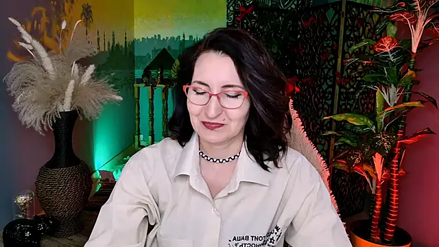 Snapshot of UnaTerra chatting on 02.15.26 UnaTerra online show from 02.15.26