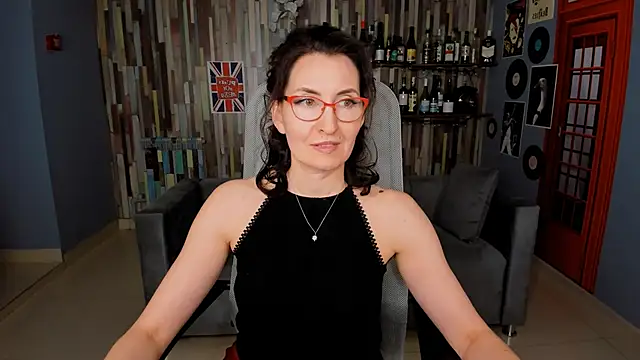 Snapshot of UnaTerra chatting on 02.27.26 UnaTerra online show from 02.27.26