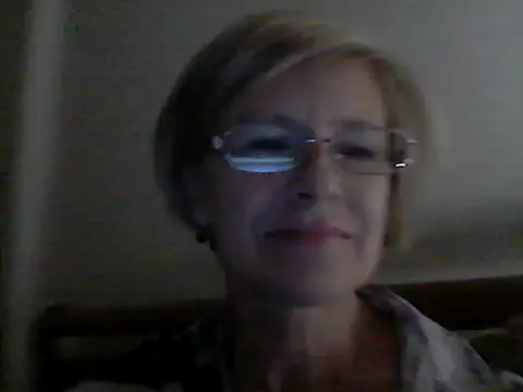 LucyLewisX online show from 09.18.25