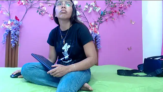 skinnysofia18 online show from 04.23.26