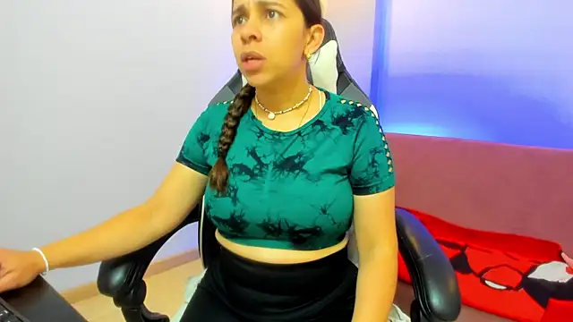 CataleyaAmaya online show from 10.16.25