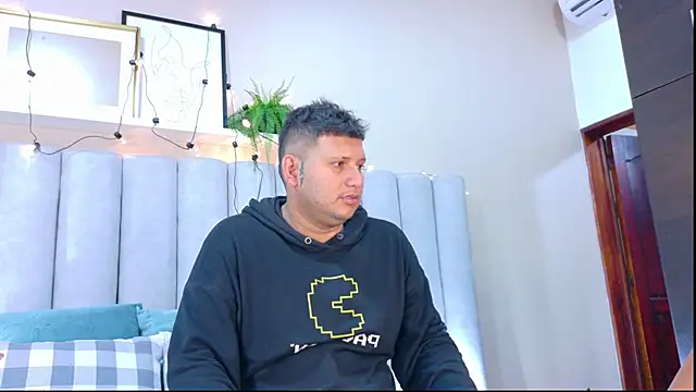 Ariana y max online show from 09.19.25