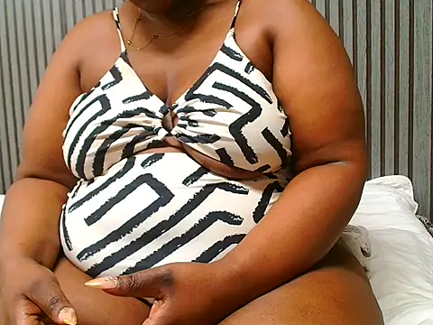 Snapshot of ROYALASS25 chatting on 11.07.25 ROYALASS25 online show from 11.07.25