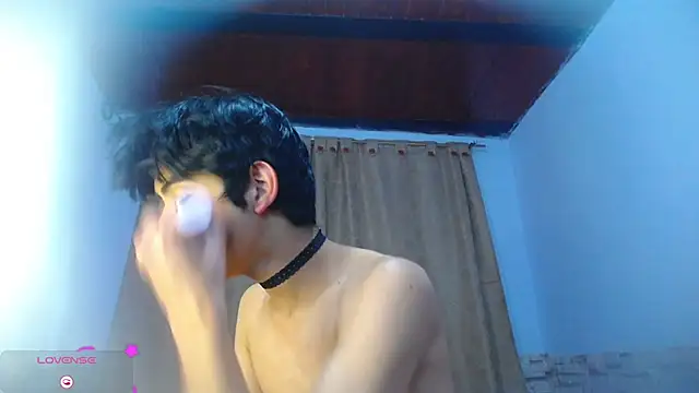 Snapshot of DaraKat18 chatting on 09.25.25 DaraKat18 online show from 09.25.25