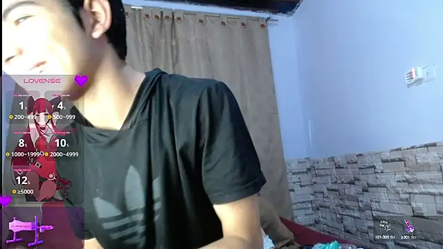 Snapshot of DaraKat18 chatting on 10.08.25 DaraKat18 online show from 10.08.25