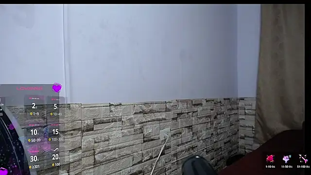 Snapshot of DaraKat18 chatting on 10.18.25 DaraKat18 online show from 10.18.25