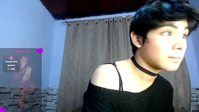 Snapshot of DaraKat18 chatting on 10.25.25 DaraKat18 online show from 10.25.25