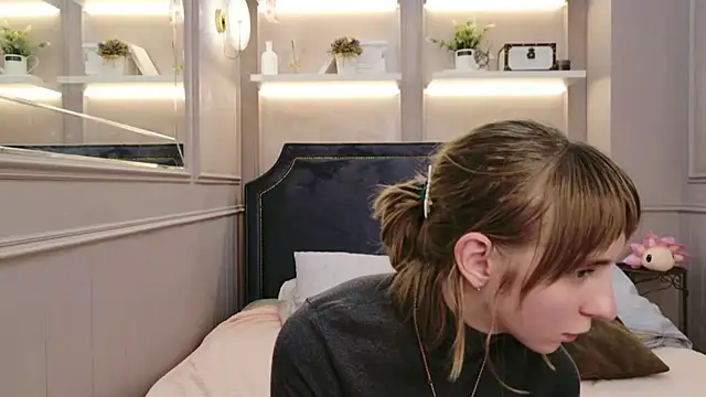 Beverly Gomes online show from 10.06.25