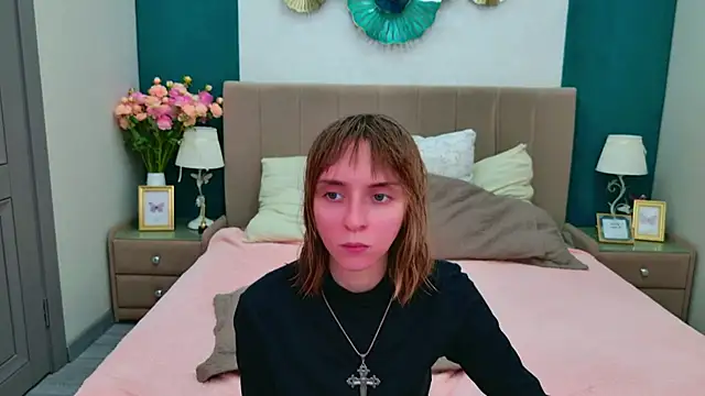 Beverly Gomes online show from 10.11.25