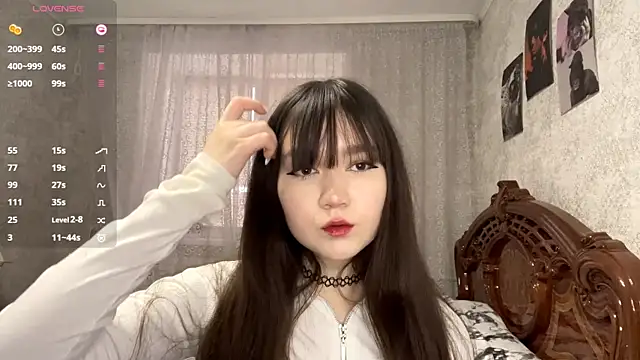 Pikmigirl18 online show from 10.29.25