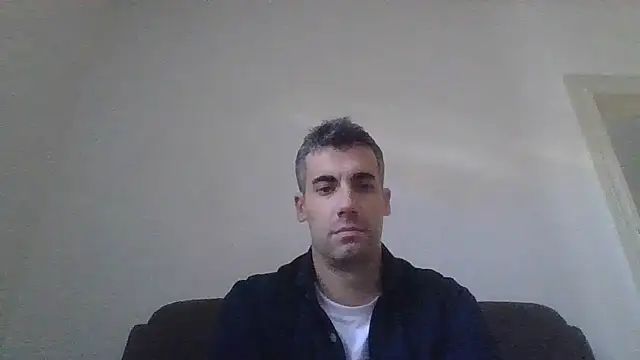 Snapshot of JulioIsHere4you chatting on 10.11.25 JulioIsHere4you online show from 10.11.25