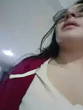 Bella Sumers online show from 04.17.26