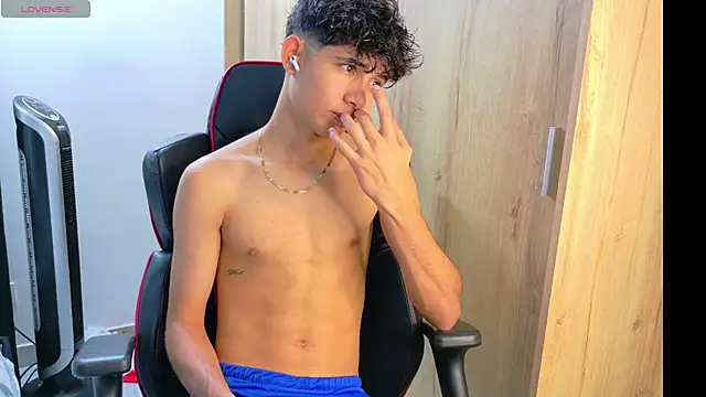 Noah-Garcia online show from 11.04.25