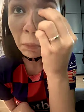 milkiiis online show from 10.15.25