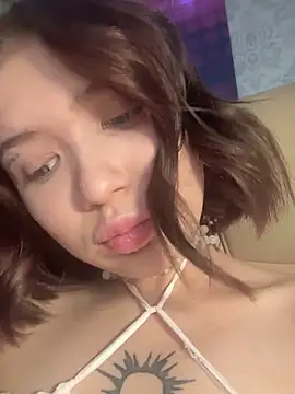 milkiiis online show from 10.18.25