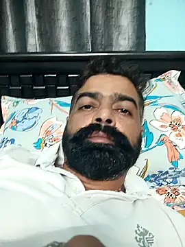 Snapshot of demon_royal chatting on 10.28.25 demon royal online show from 10.28.25