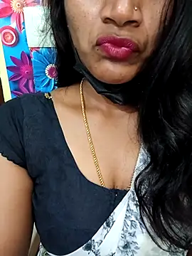 Snapshot of Divya_Spandhana_90 chatting on 10.08.25 Divya Spandhana 90 online show from 10.08.25