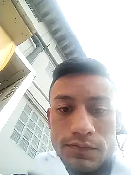 Snapshot of artebrandon chatting on 10.01.25 artebrandon online show from 10.01.25