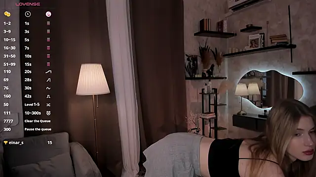 Snapshot of FrancisBivona chatting on 10.07.25 FrancisBivona online show from 10.07.25