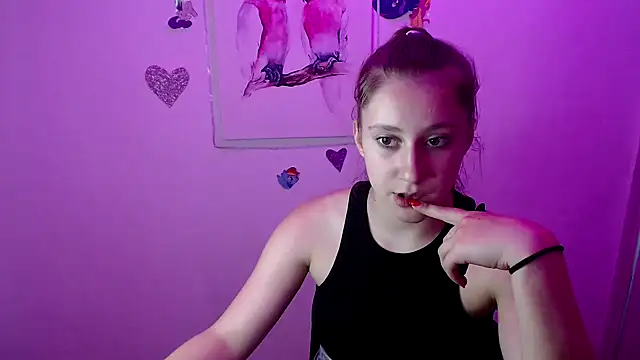 Snapshot of Milka_kamila chatting on 09.16.25 Milka kamila online show from 09.16.25