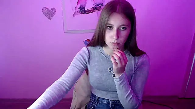 Snapshot of Milka_kamila chatting on 09.20.25 Milka kamila online show from 09.20.25