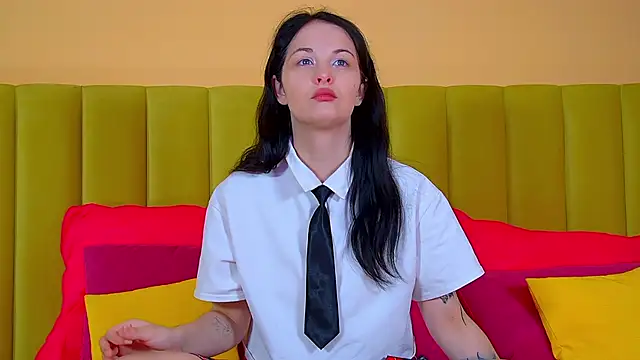 MollyMillsen online show from 11.05.25