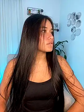 Snapshot of AlisxxnFx chatting on 11.06.25 AlisxxnFx online show from 11.06.25