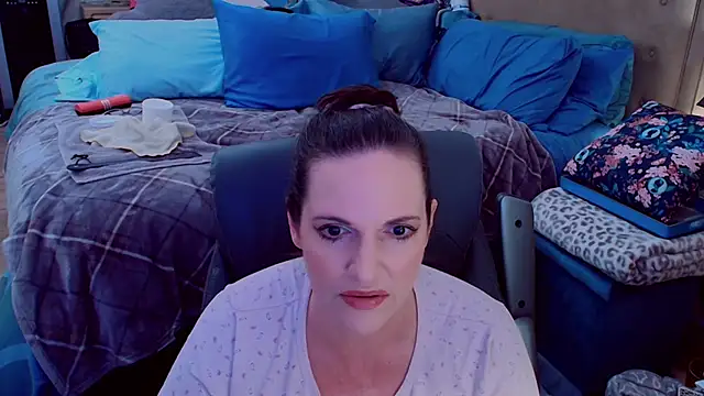 Snapshot of ninajaymes chatting on 06.11.26 ninajaymes online show from 06.11.26