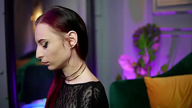 Snapshot of SaraiAngel chatting on 11.05.25 SaraiAngel online show from 11.05.25