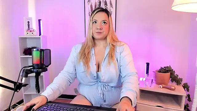 hollie joliie online show from 03.20.26