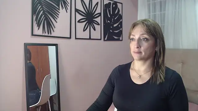 Snapshot of amara_rousse1 chatting on 06.27.26 amara rousse1 online show from 06.27.26