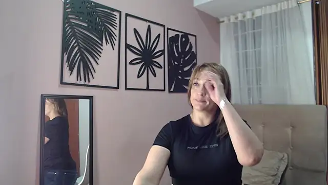 Snapshot of amara_rousse1 chatting on 07.02.26 amara rousse1 online show from 07.02.26