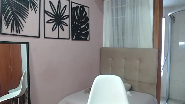 Snapshot of amara_rousse1 chatting on 07.04.26 amara rousse1 online show from 07.04.26