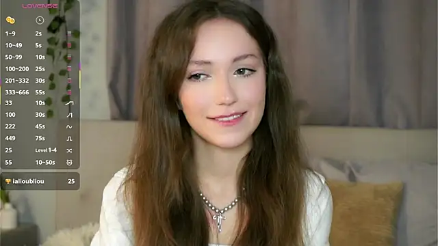 ZeniaBolich online show from 10.11.25