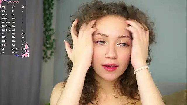 ZeniaBolich online show from 11.09.25