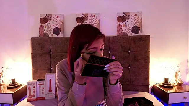 Dulce Bella  online show from 09.25.25