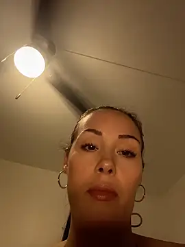 Snapshot of gardenxrose chatting on 02.05.26 gardenxrose online show from 02.05.26