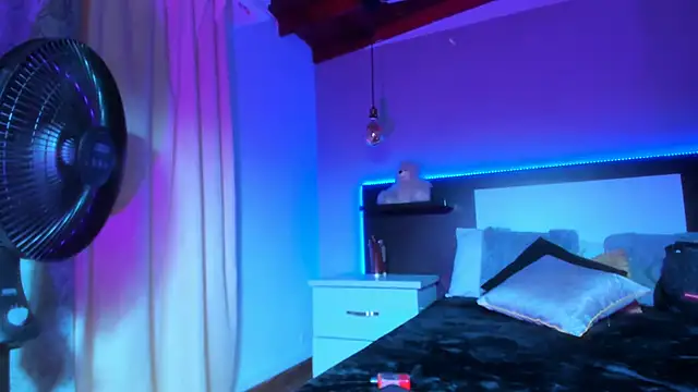 eriikjoness online show from 09.17.25