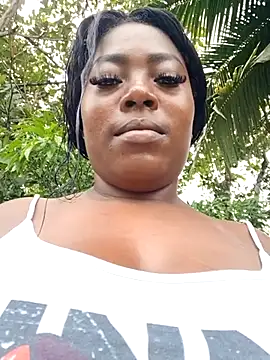 Snapshot of nini-will chatting on 10.10.25 nini-will online show from 10.10.25