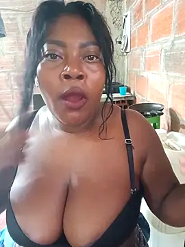 Snapshot of nini-will chatting on 10.14.25 nini-will online show from 10.14.25