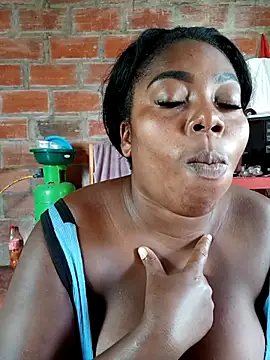 Snapshot of nini-will chatting on 10.24.25 nini-will online show from 10.24.25