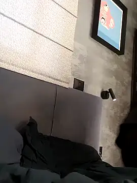 Snapshot of KstnSrg19 chatting on 11.22.25 KstnSrg19 online show from 11.22.25