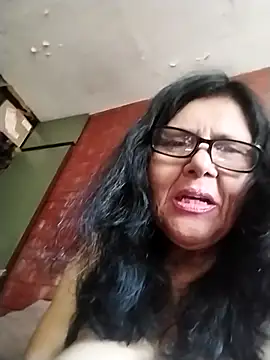 tishaluck29 online show from 09.17.25