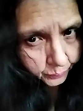 tishaluck29 online show from 09.18.25