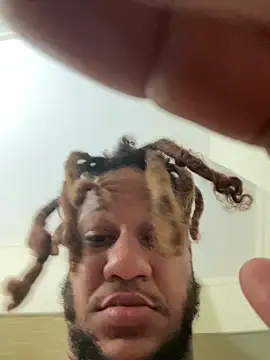 Snapshot of Sexdemonfrfr chatting on 10.27.25 Sexdemonfrfr online show from 10.27.25